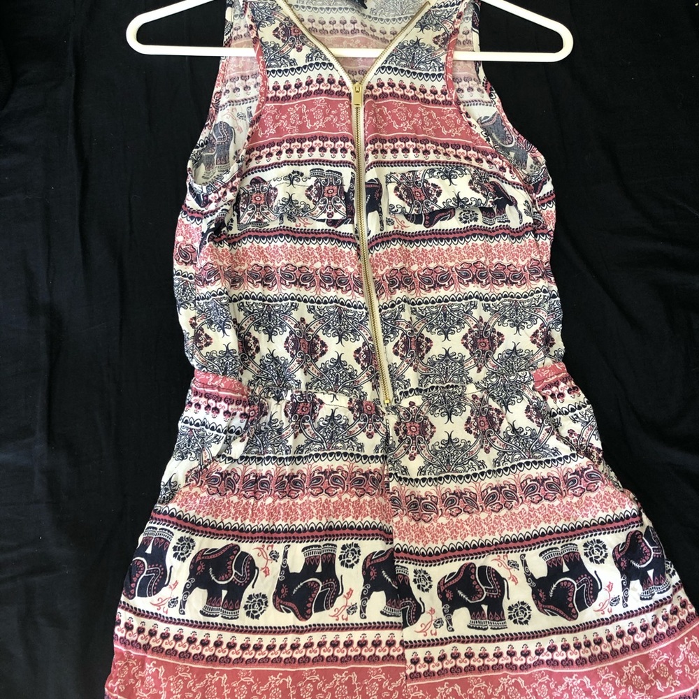 Elephant print romper - Size M
